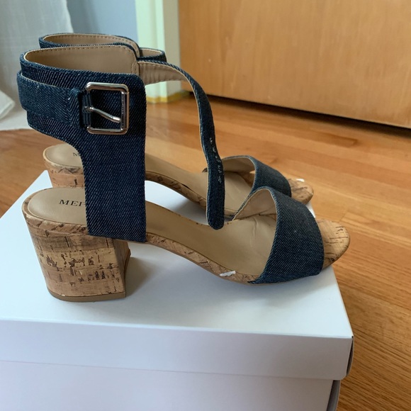 Sandals - Picture 2 of 3